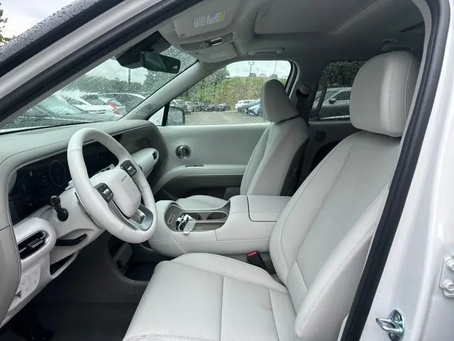 2026 Hyundai Palisade Limited photo 3