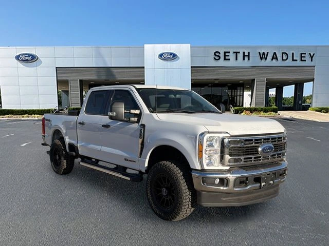 2023 Ford F-350 Super Duty XLT's photo