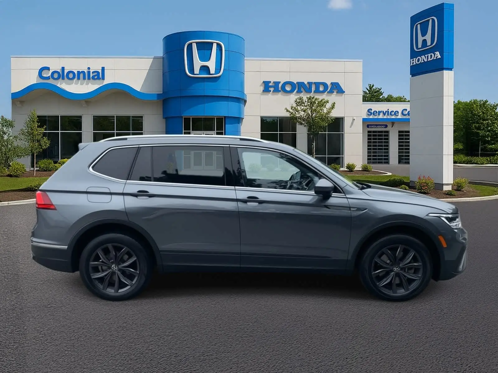 2023 Volkswagen Tiguan SE photo 4
