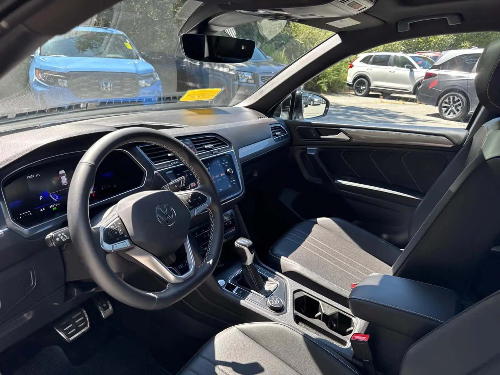 2023 Volkswagen Tiguan SE R-Line Black photo 12