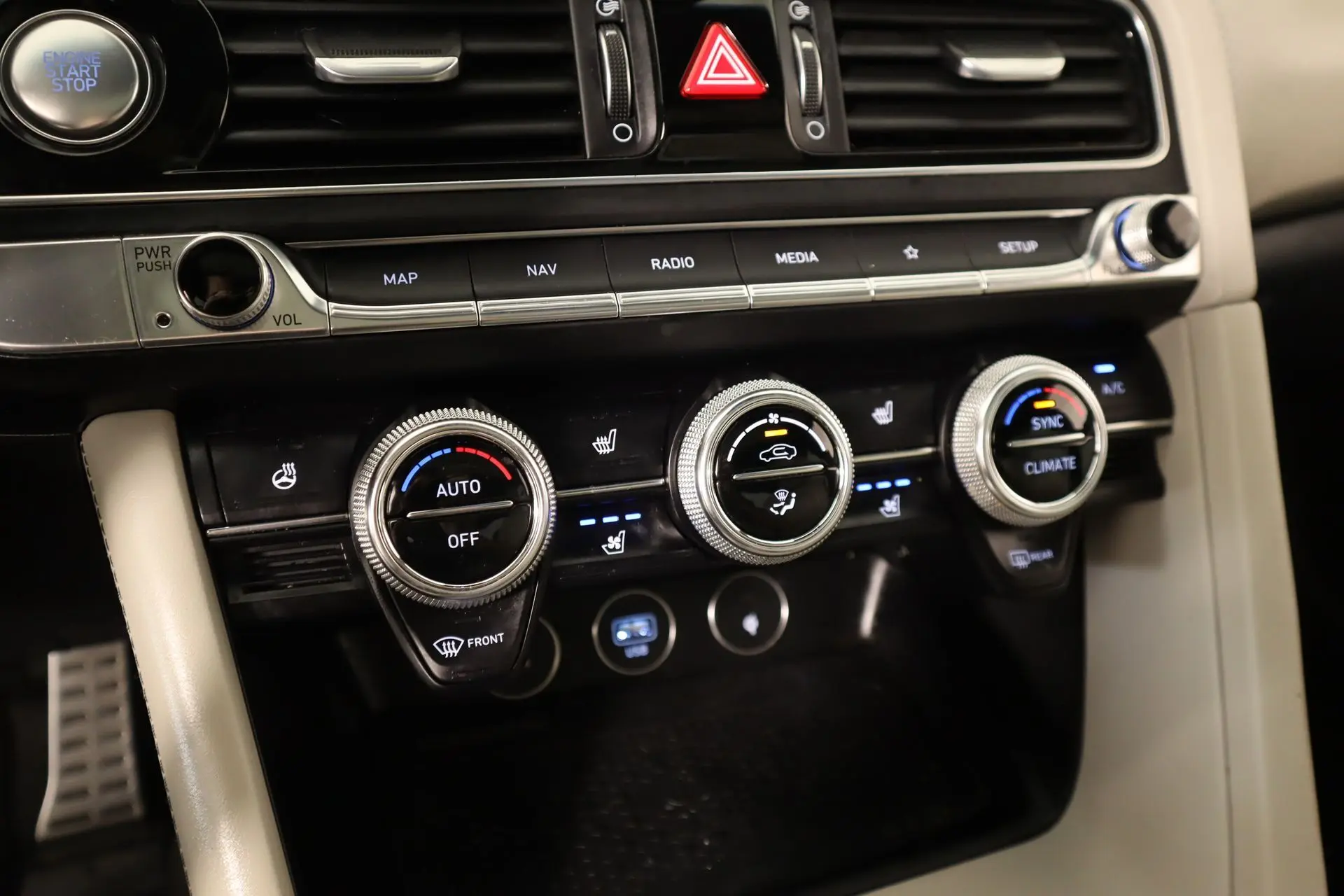 2023 Genesis G70 3.3T photo 7