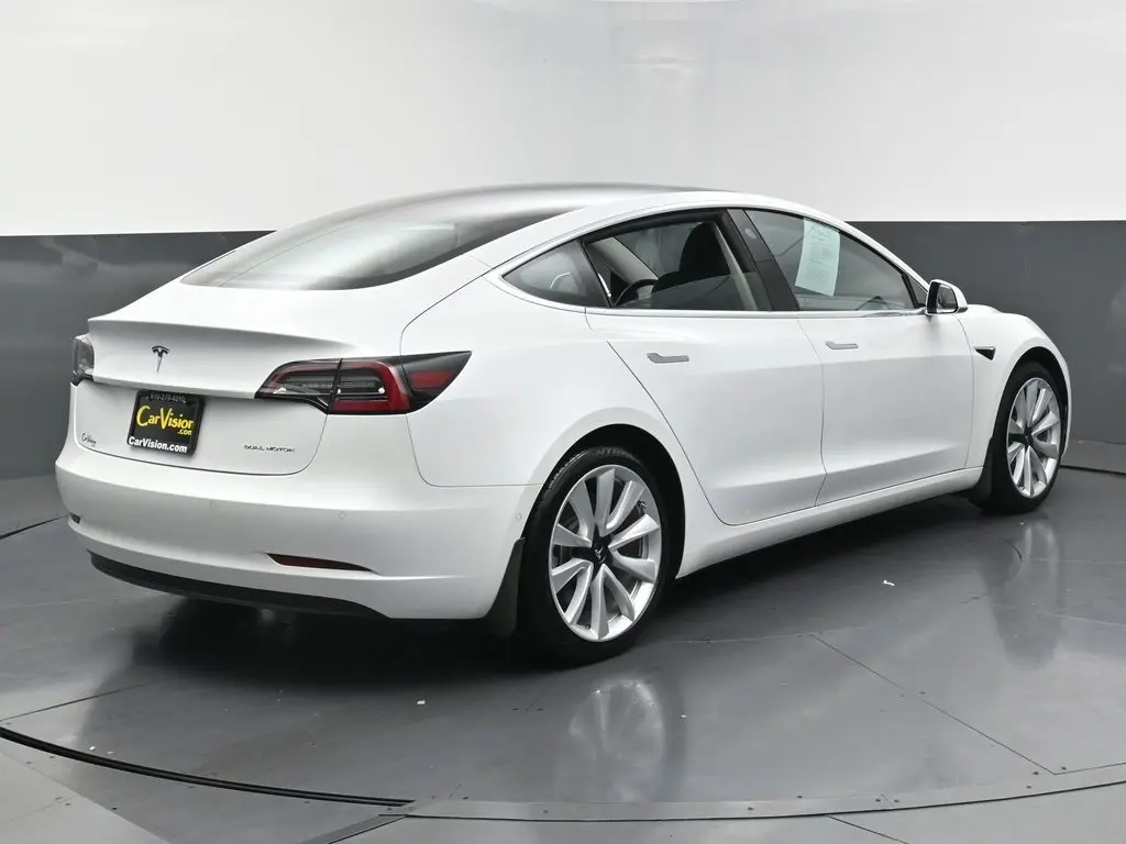 2020 Tesla Model 3 Long Range photo 3