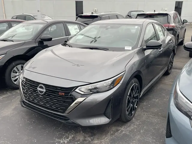 2025 Nissan Sentra SR's photo