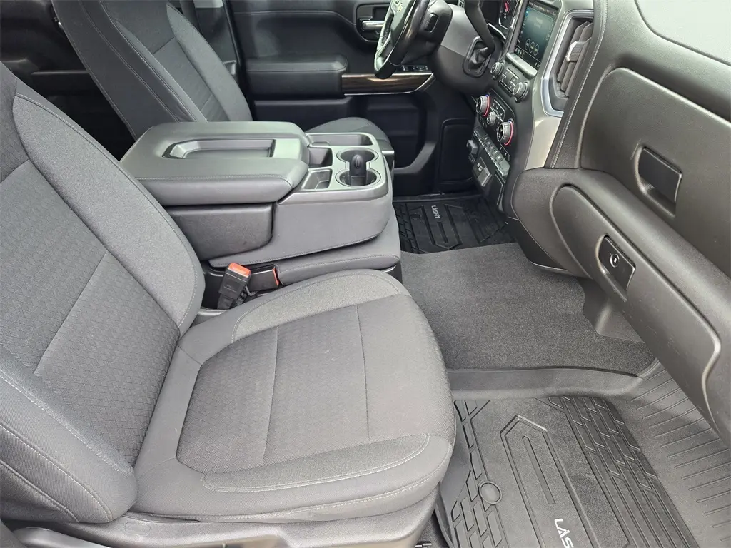 2021 Chevrolet Silverado 1500 LT photo 13
