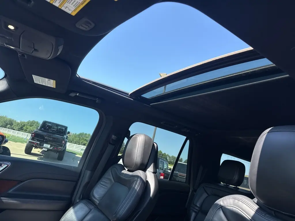 2021 Lincoln Navigator L Reserve photo 12