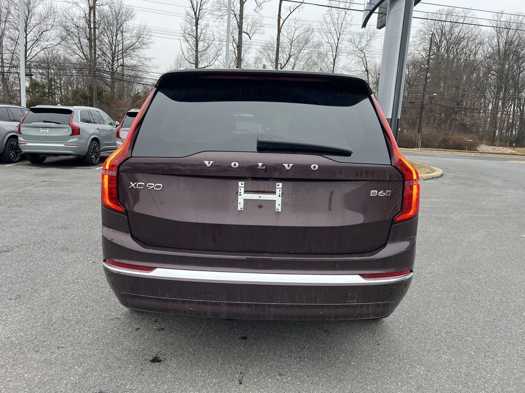 2026 Volvo - image 2