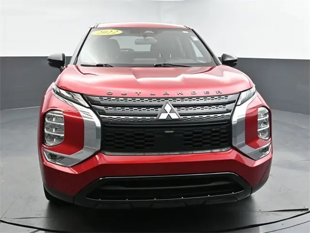 2022 Mitsubishi Outlander SE photo 3