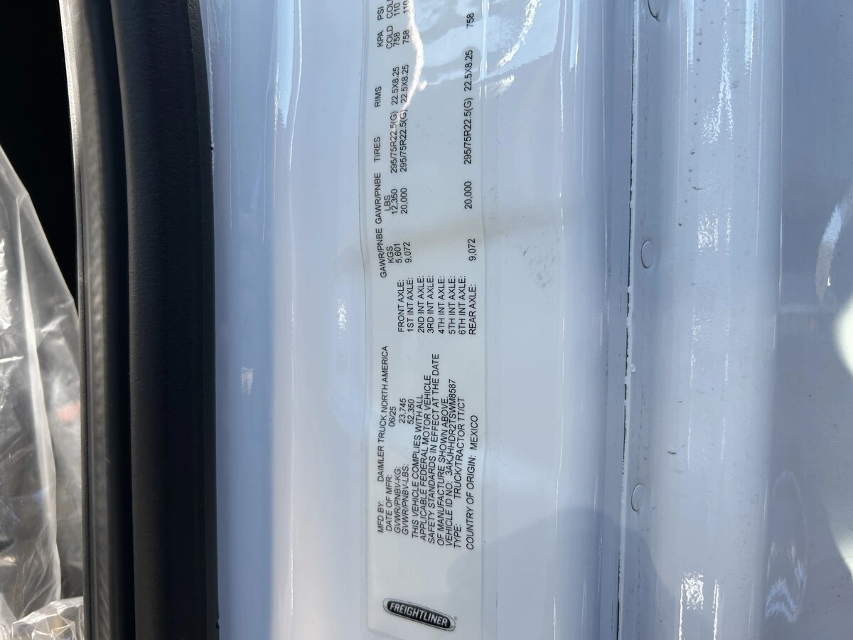 2026 Freightliner Cascadia - image 12