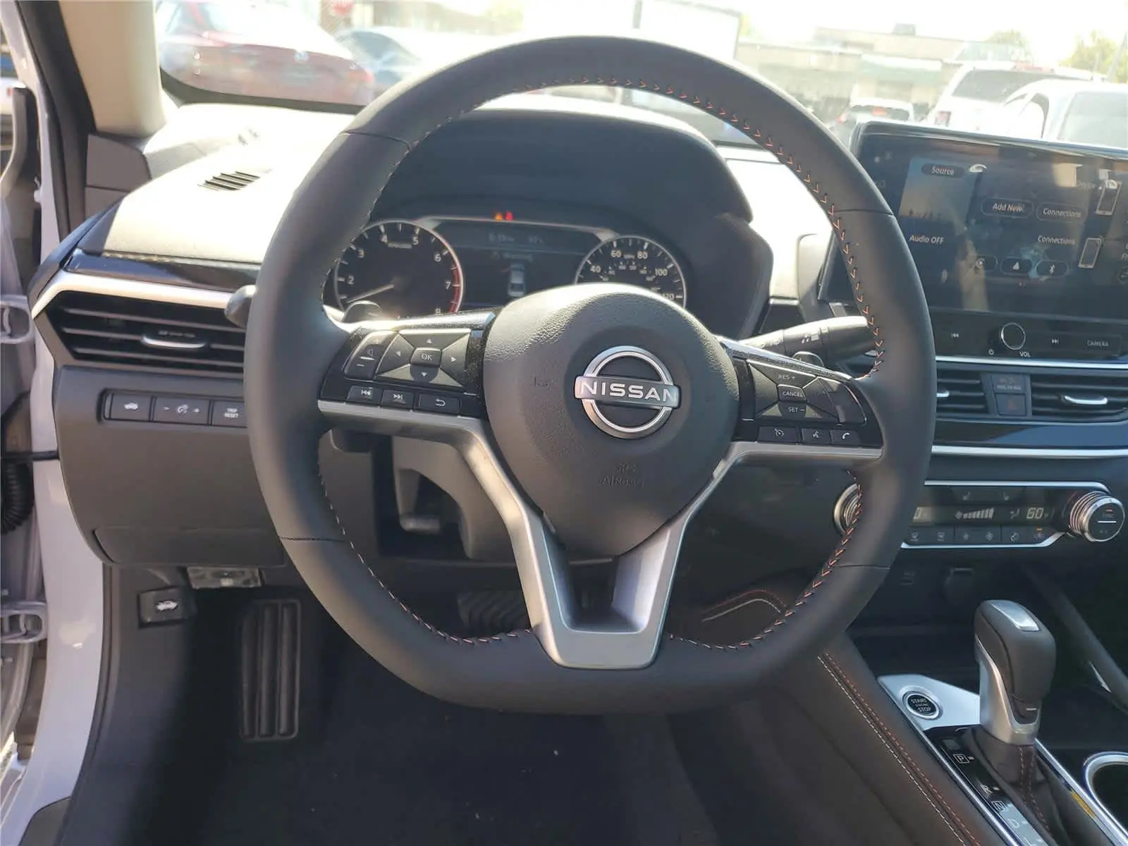 2025 Nissan Altima SR photo 9