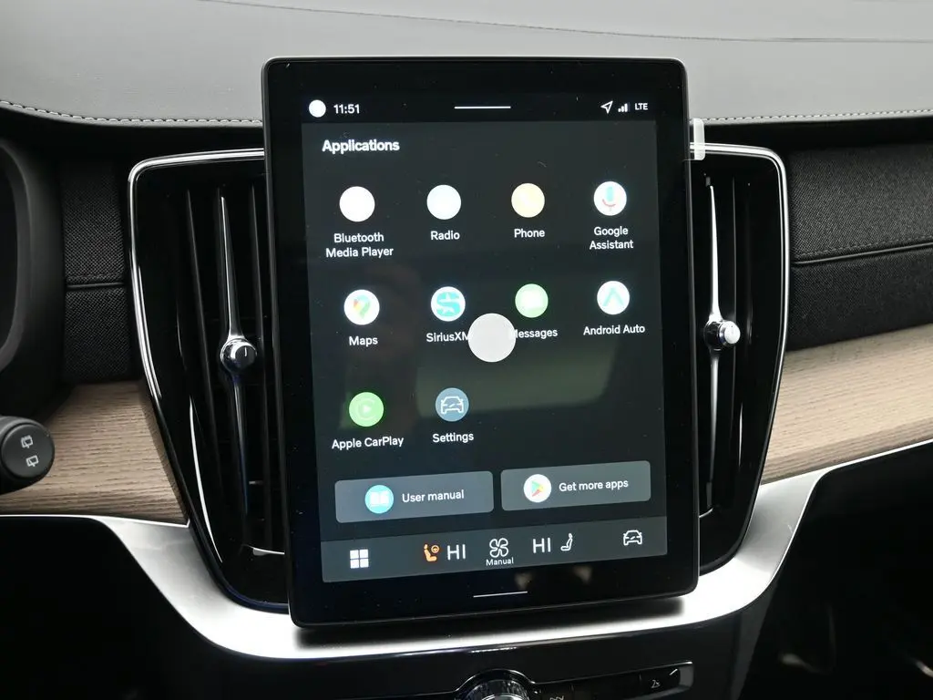 2026 Volvo - image 12