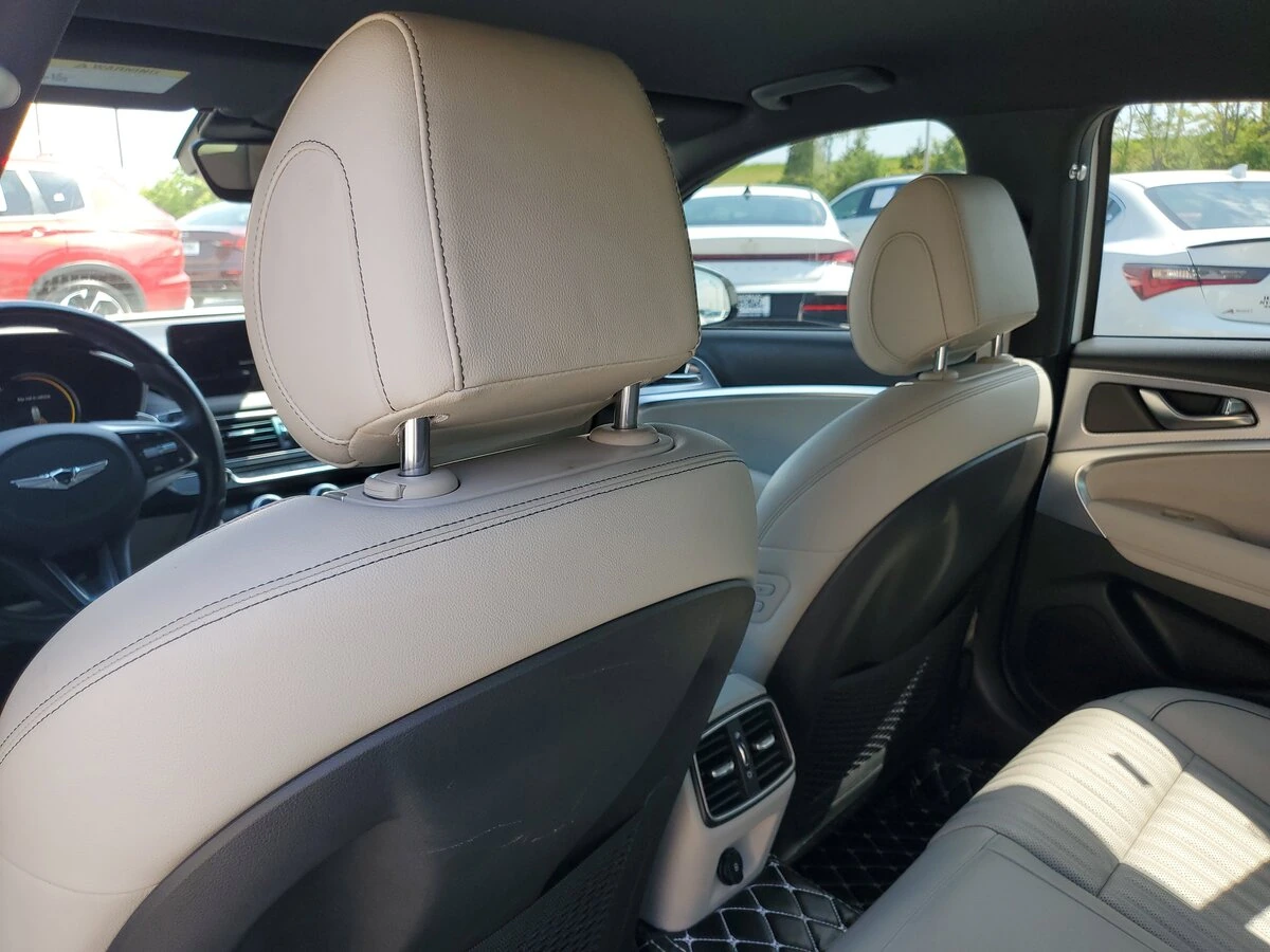 2022 GENESIS G70 Standard - Photo 12