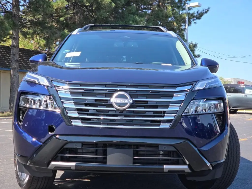 2026 Nissan Rogue Platinum photo 8