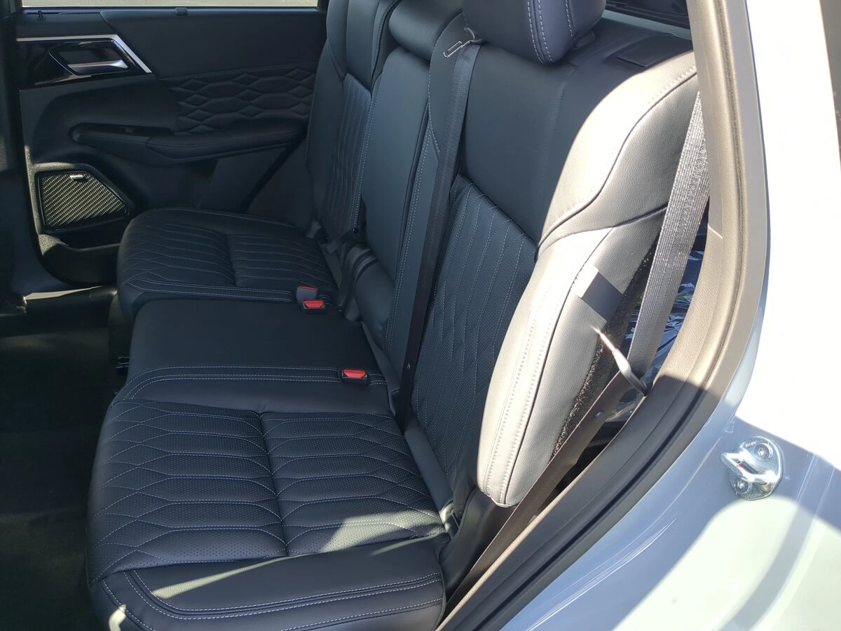 2026 Mitsubishi Outlander SEL - Photo 20