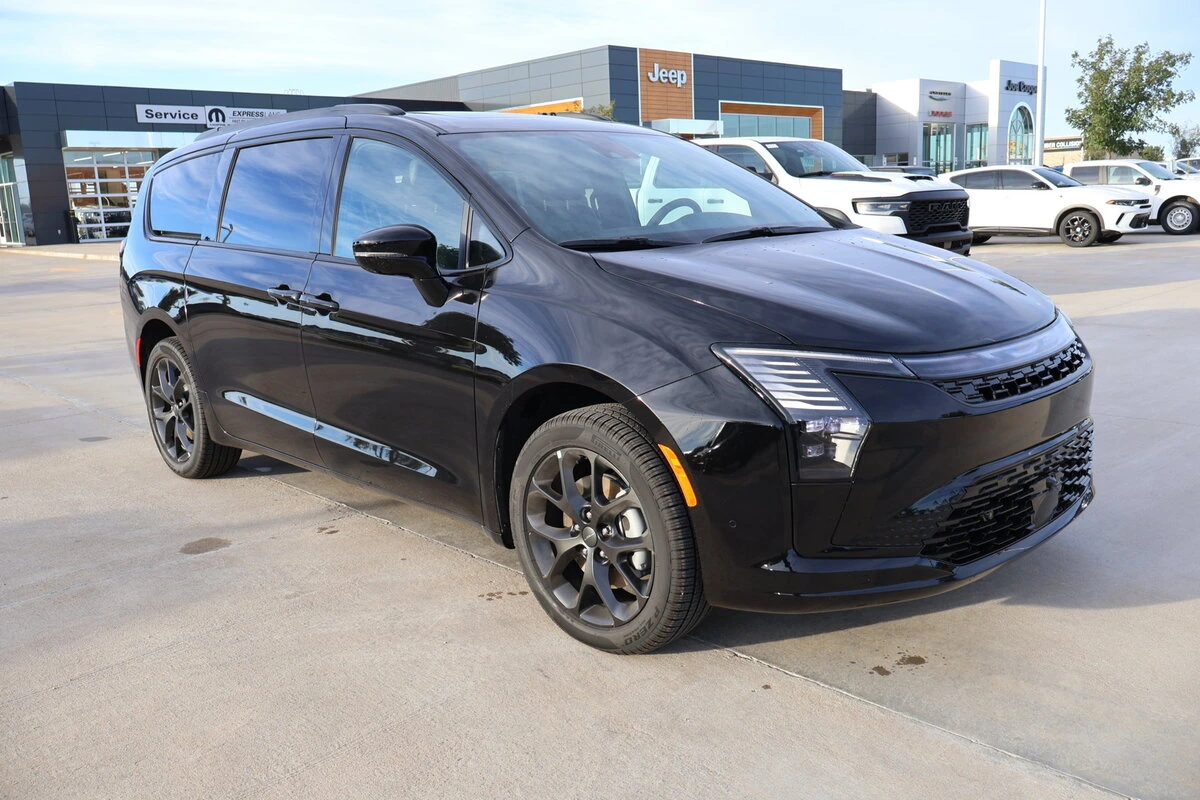 2027 Chrysler Pacifica Limited