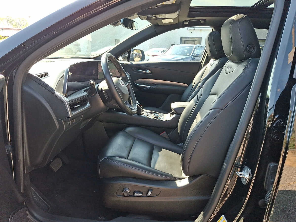 2025 Cadillac XT4 Premium Luxury - Photo 13