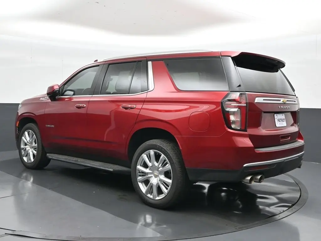 2022 Chevrolet Tahoe High Country photo 2