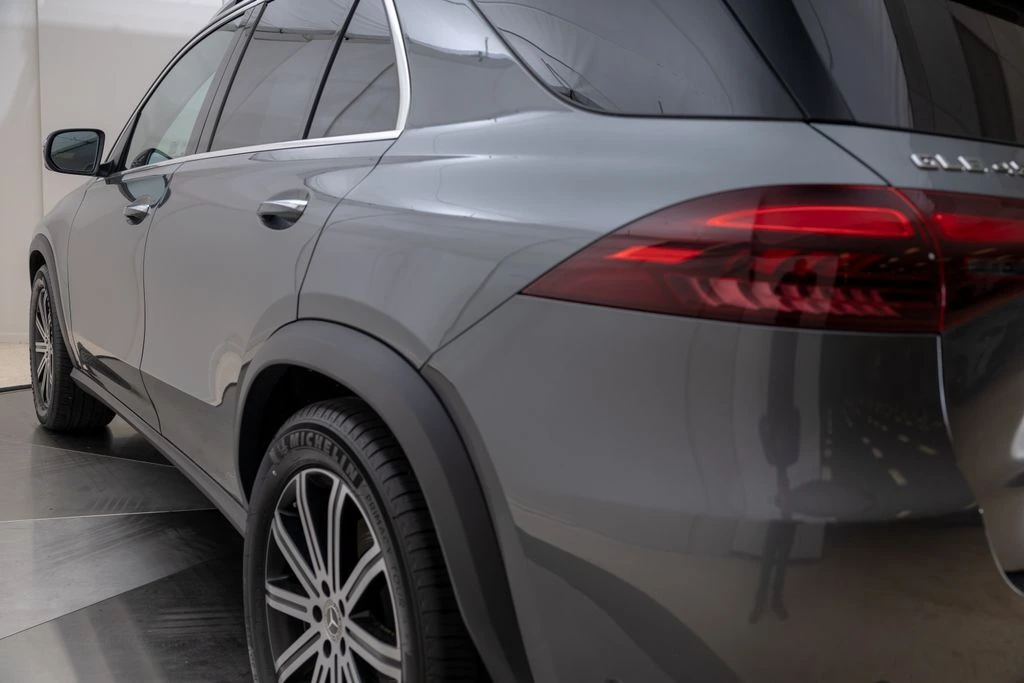2025 Mercedes-Benz GLE GLE450 - Photo 11