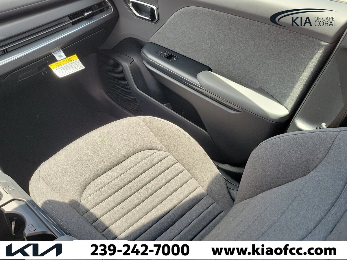 2025 Kia K4 EX - Photo 18