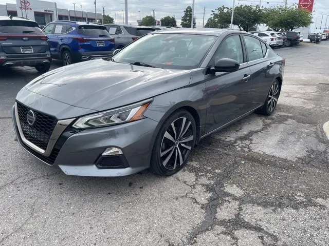 2020 Nissan Altima 2.5 SR photo 4