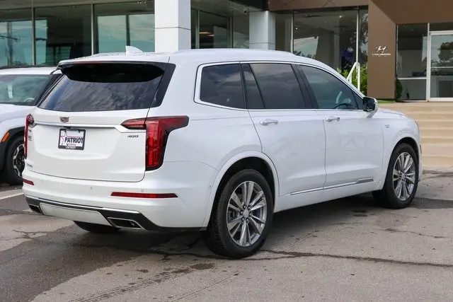2023 Cadillac XT6 Premium Luxury photo 3