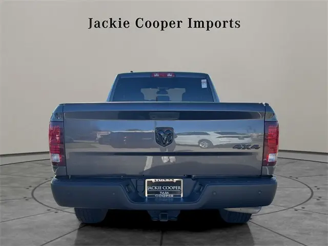 2021 Ram 1500 Classic Warlock photo 4