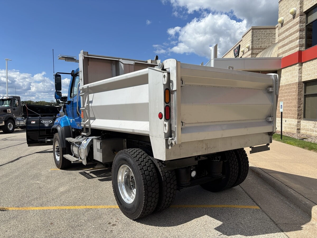 2027 Freightliner 108SD — photo 7