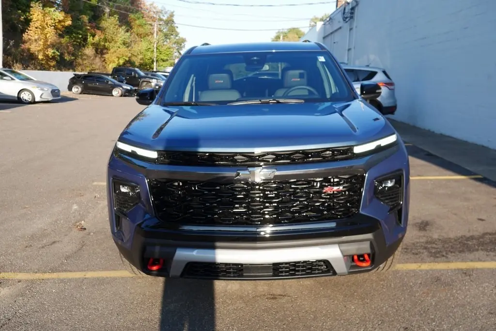2026 Chevrolet Traverse Z71 photo 2