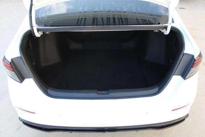 2023 Honda Accord Hybrid EX-L - Photo 9