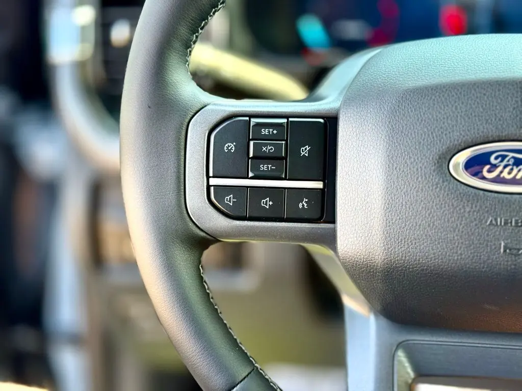 2025 Ford F-250 photo 27