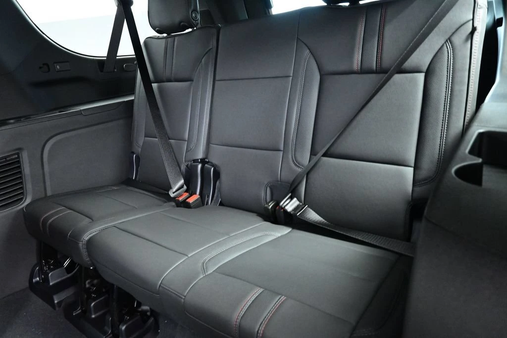 2026 Chevrolet Suburban RST - Photo 16