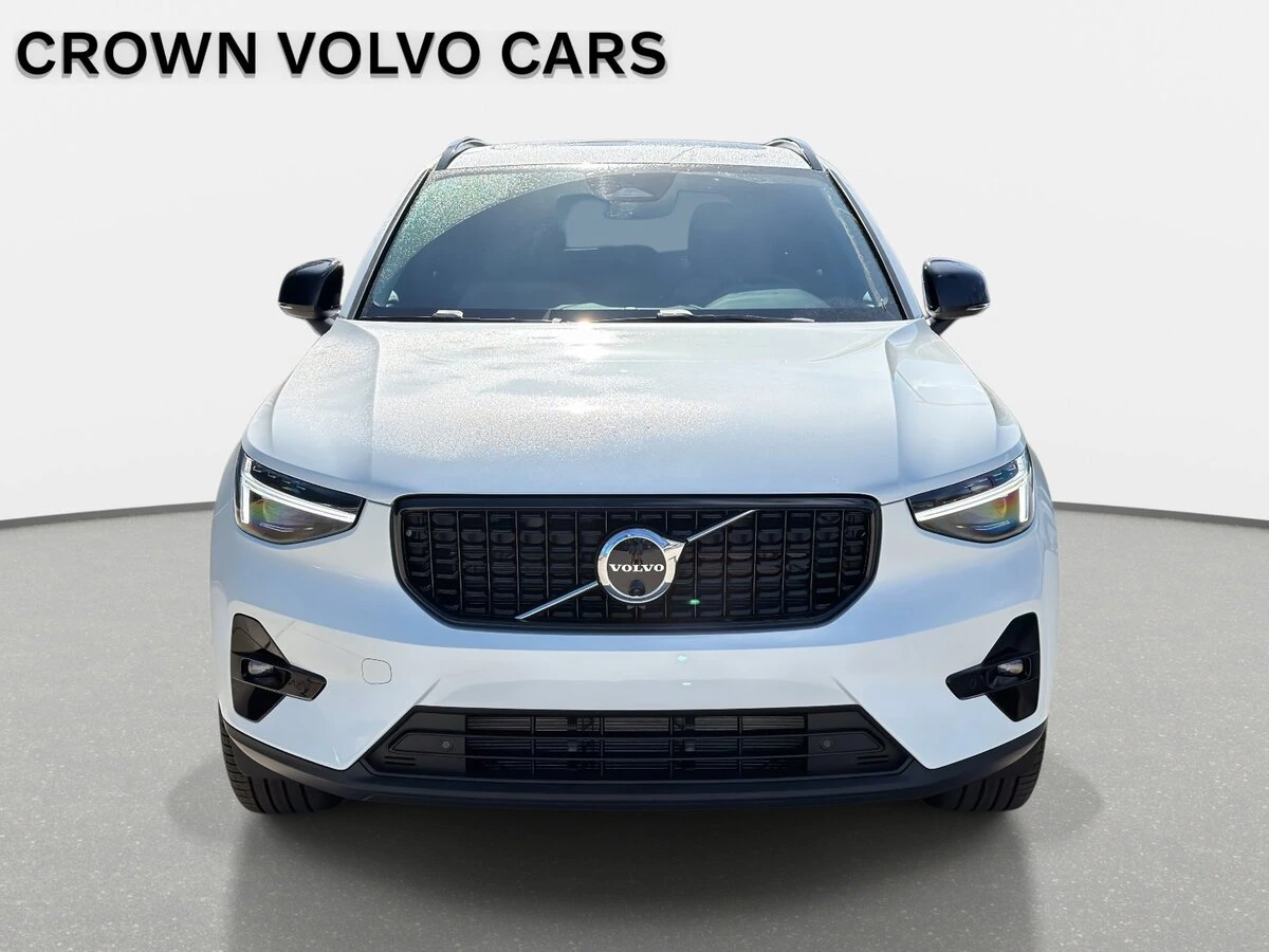 2026 Volvo - image 2