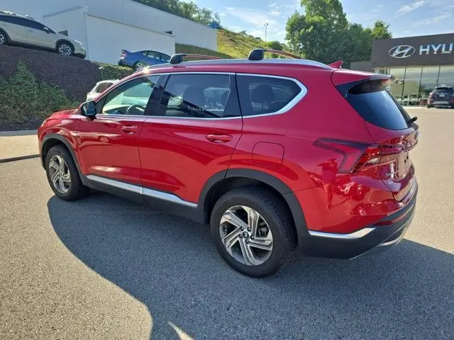 2022 Hyundai Santa Fe SEL photo 2