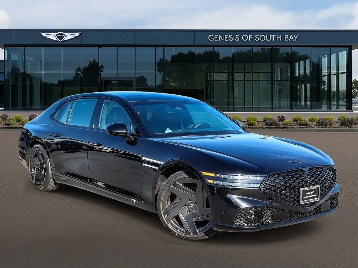 2026 GENESIS G90 Prestige Black's photo