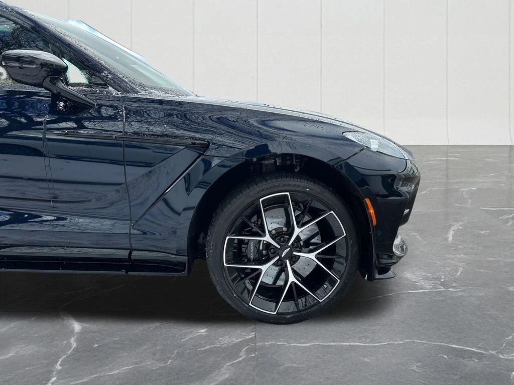 2026 Aston Martin DBX 707 - Photo 12
