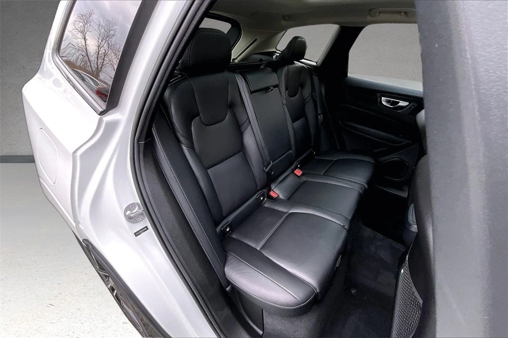 2023 Volvo - image 24