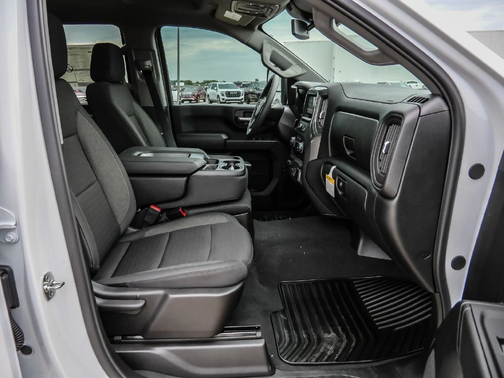 2026 Chevrolet Silverado 2500 HD Custom - Photo 14