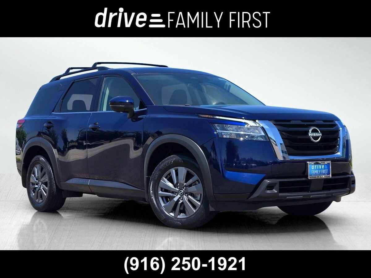 2022 Nissan Pathfinder SV 2WD's photo