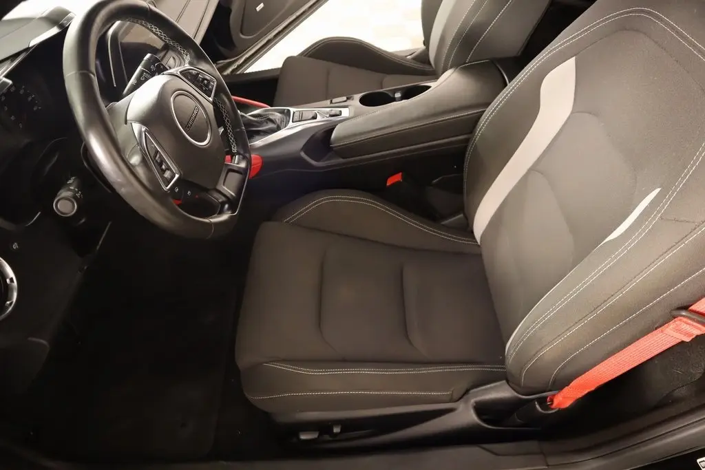 2024 Chevrolet Camaro 1LT photo 10