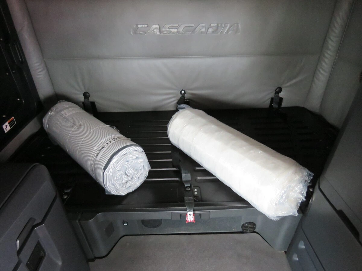 2022 Freightliner Cascadia - image 16