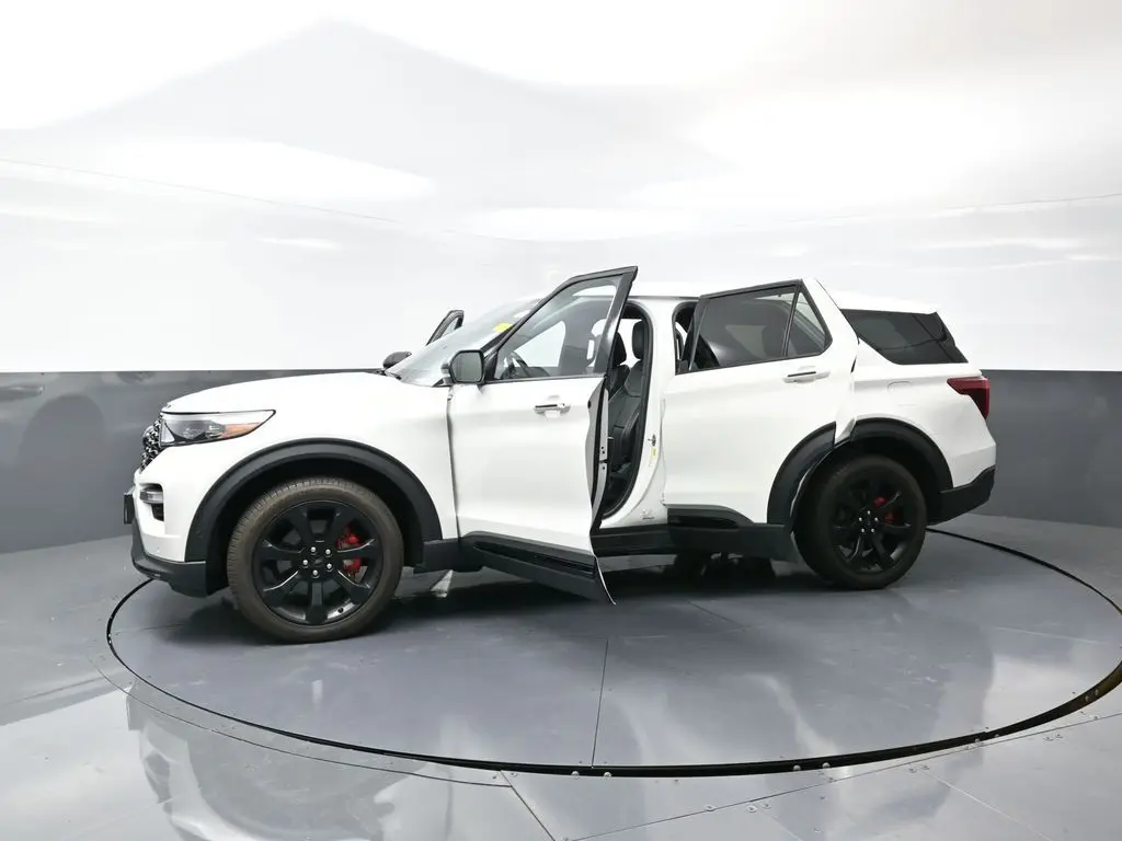 2021 Ford Explorer ST photo 43