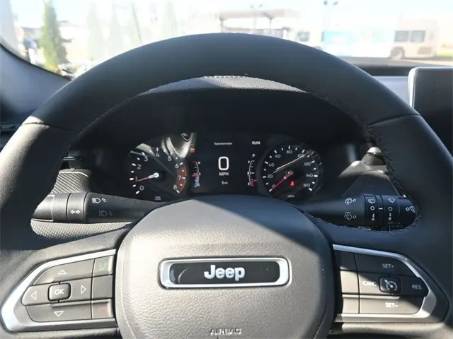 2026 Jeep Compass Latitude photo 17