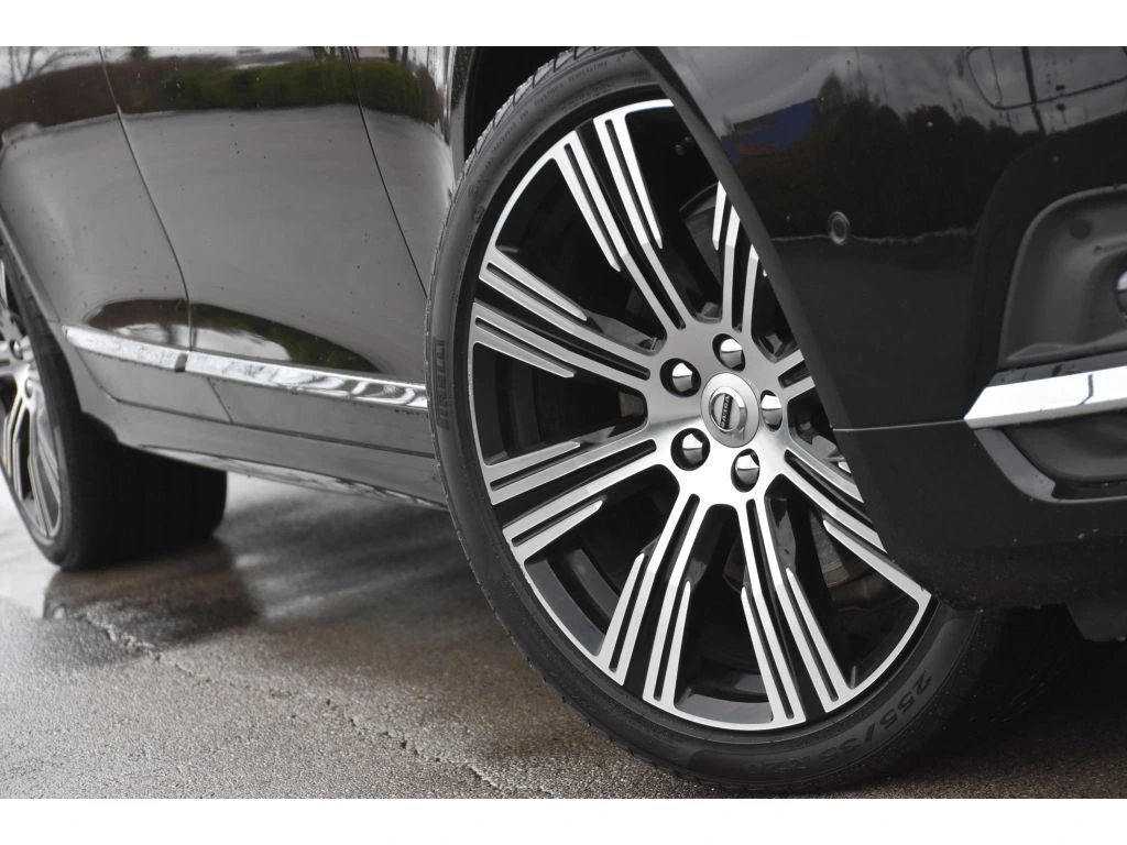 2025 Volvo - image 10