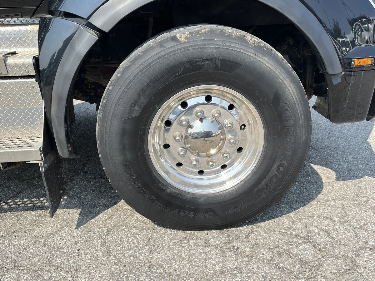 2023 Kenworth T880 — photo 4
