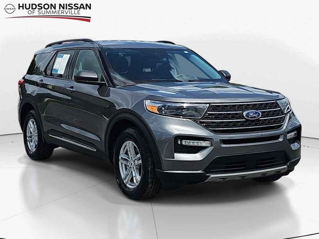 2023 Ford Explorer XLT 4WD's photo