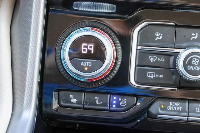 2022 Gmc Yukon Denali photo 26