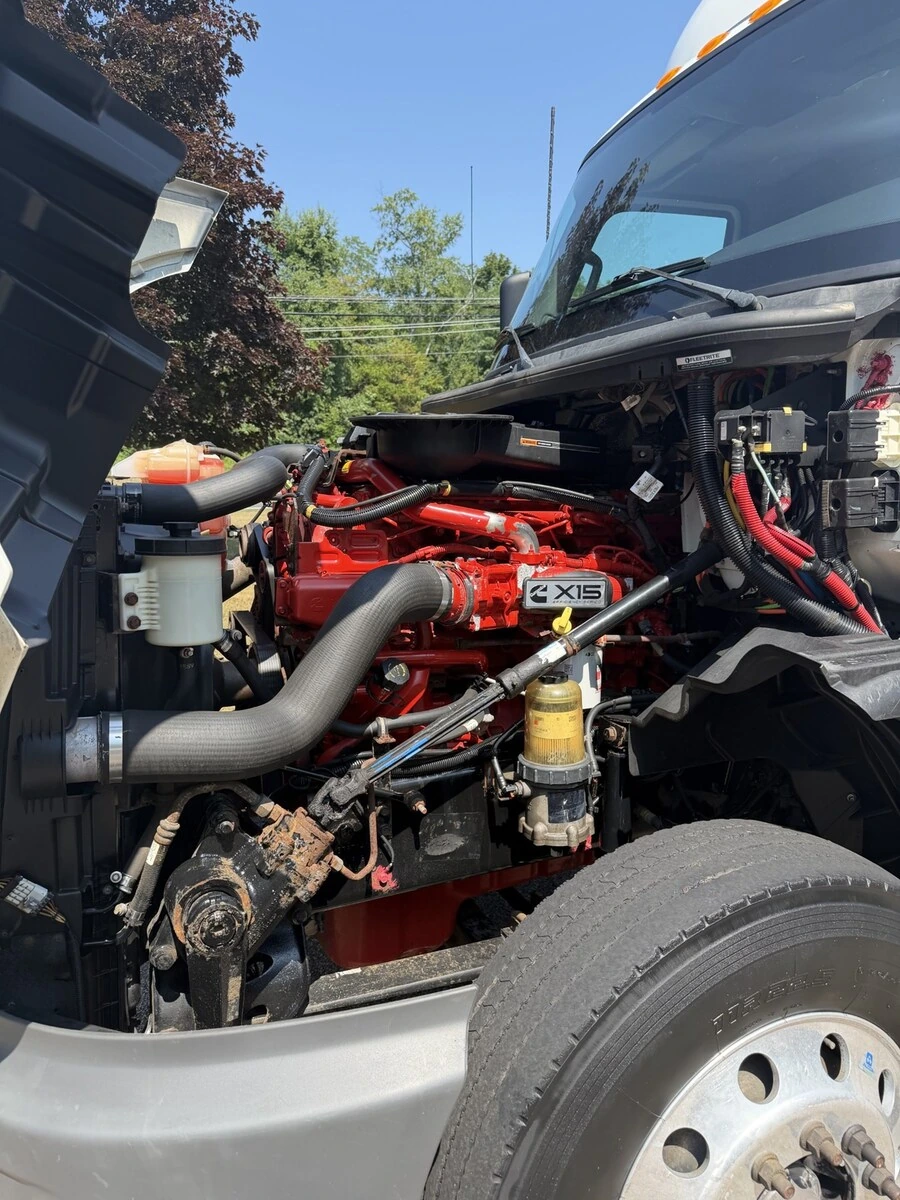 2019 International LT in Linden, NJ — photo 5