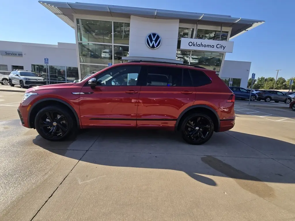 2024 Volkswagen Tiguan SE R-Line Black photo 7