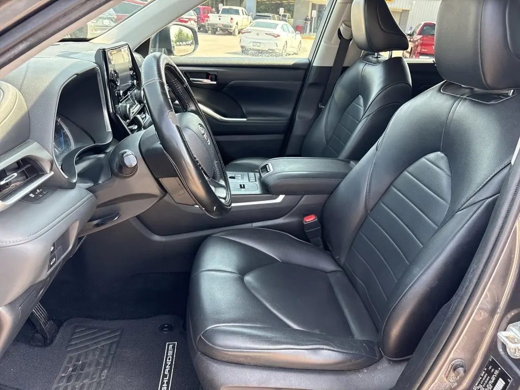 2022 Toyota Highlander Hybrid XLE photo 10