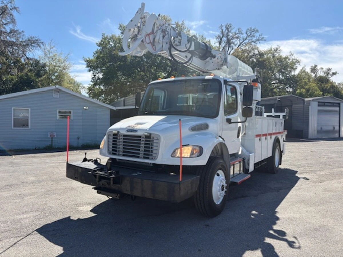 2018 Freightliner M2 106 — photo 6