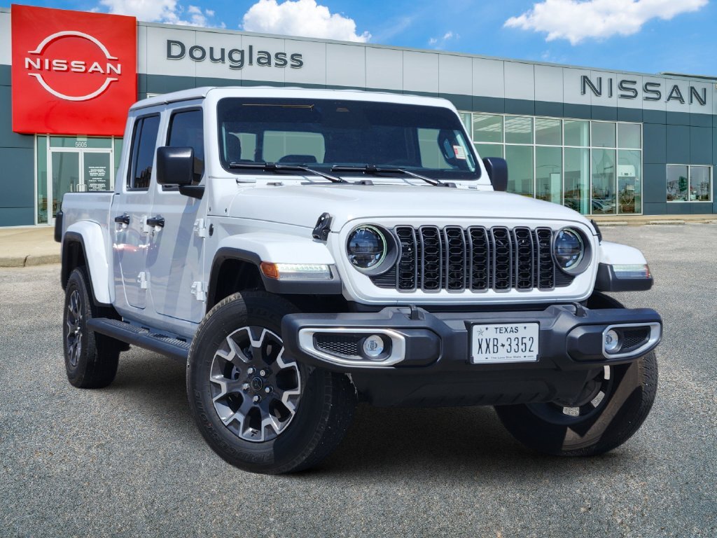 2026 Jeep Gladiator Sahara